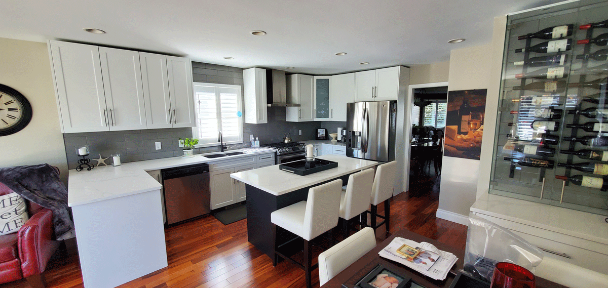 Canada's Best handyman White shaker kitchen